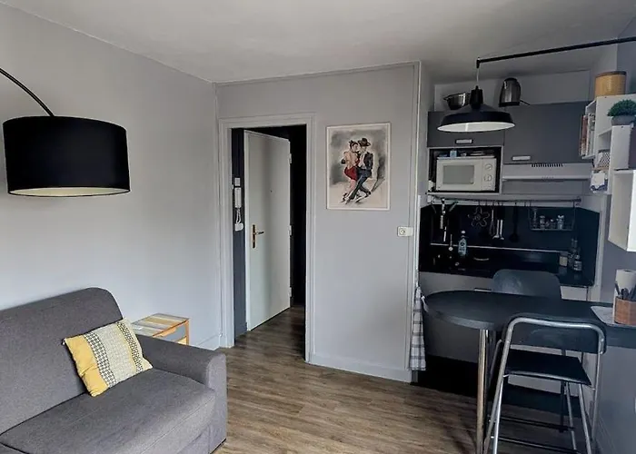 Cosy A Deux Pas De Paris Clichy